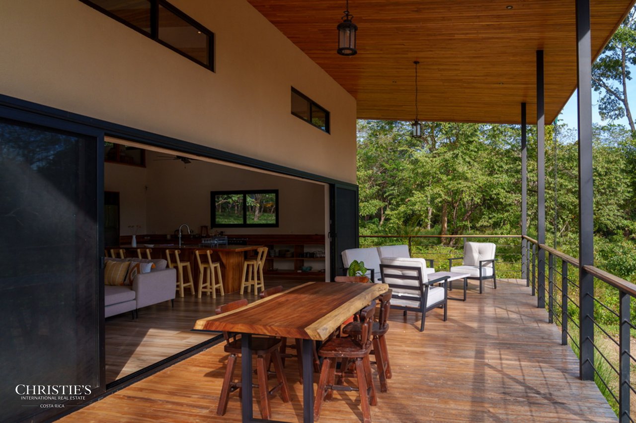 Tropical Villas Estate: A Unique Opportunity with 4 Private Villas