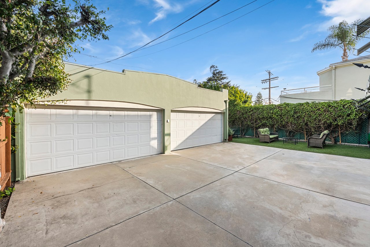 104 N Harper Ave, Beverly Grove