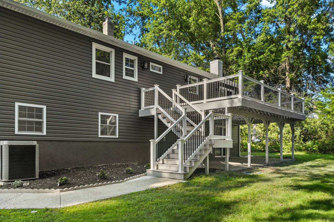 19 Marilyn St
