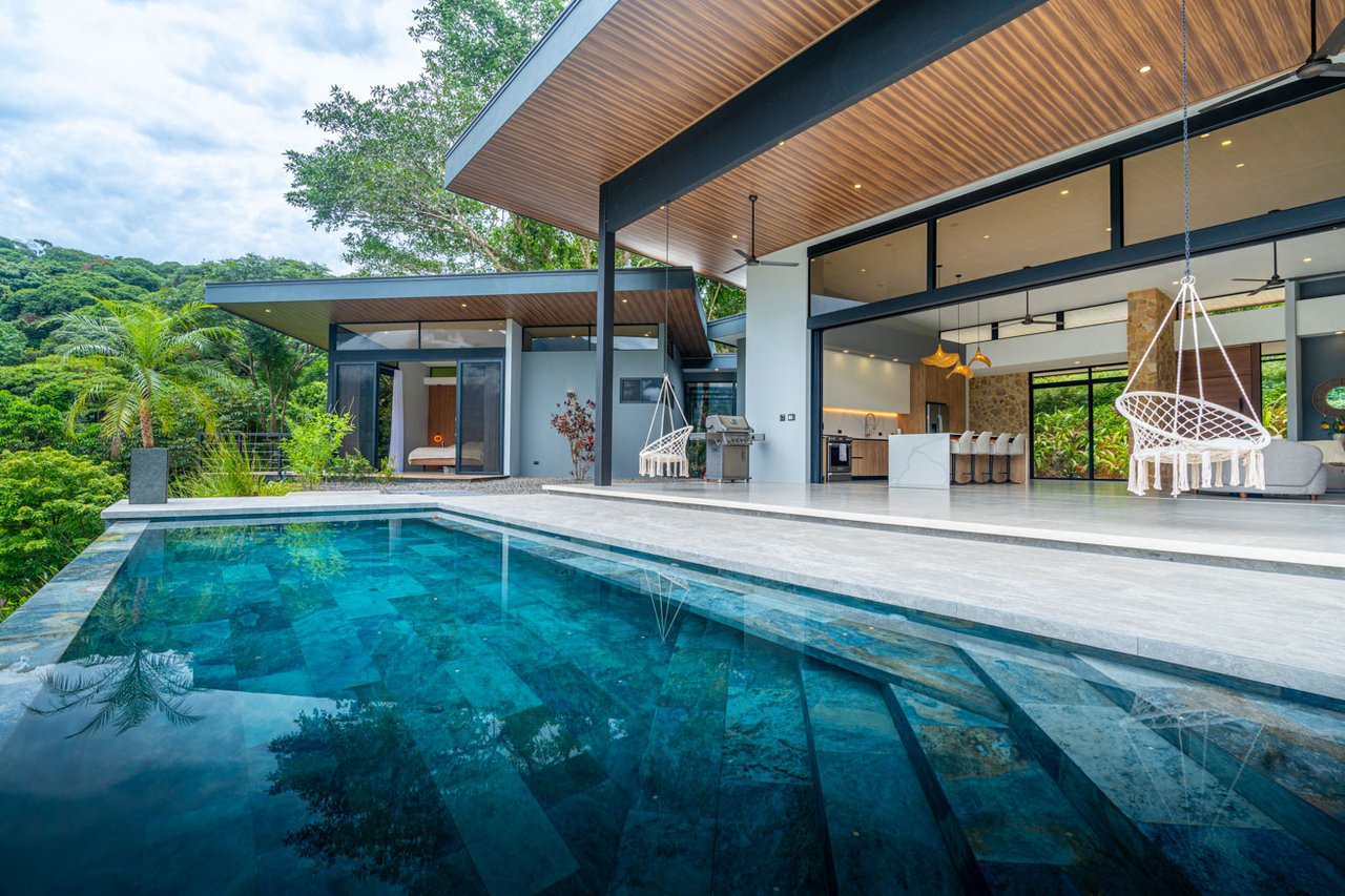 Ojochal Modern Jungle Home with Infinity Pool & Mountain Views