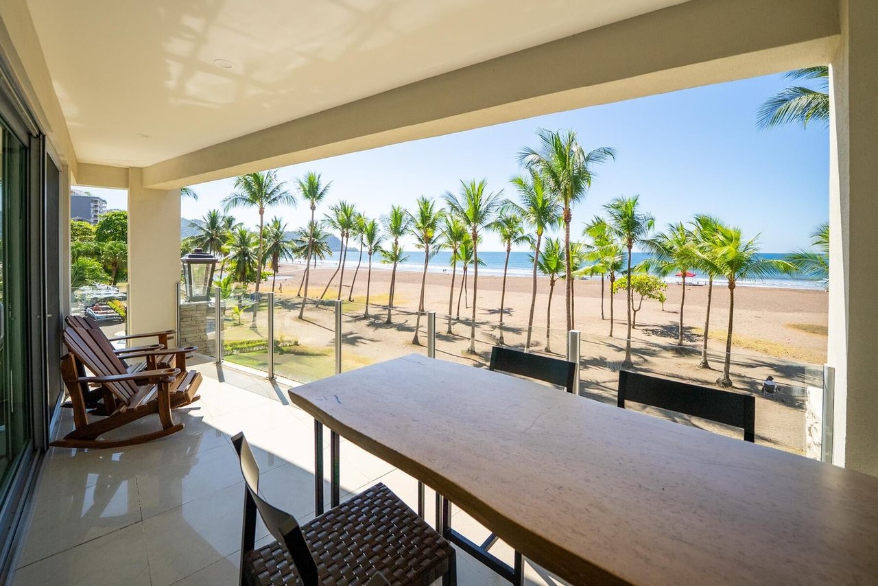 Remodeled Beachfront Condo, Jaco, Puntarenas