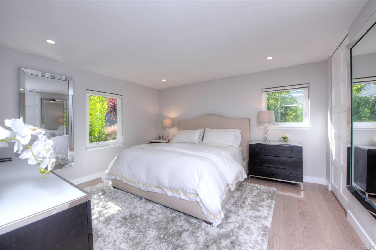 13 Constitution Dr