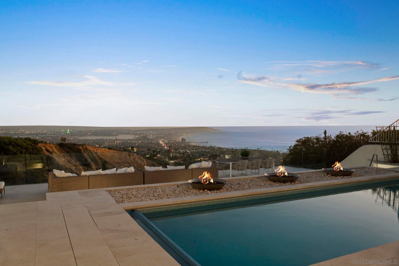 5811 Box Canyon Rd. La Jolla, CA