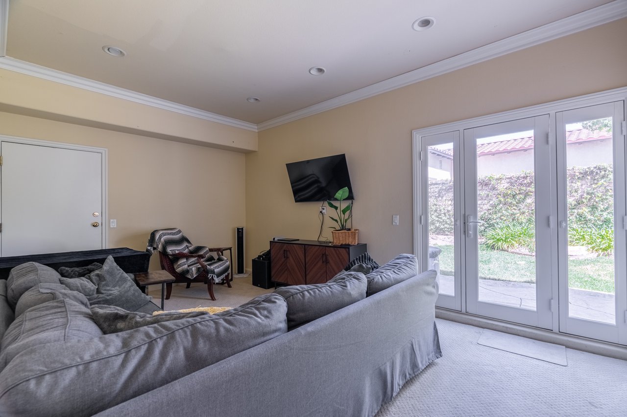 4314 Via Cerritos