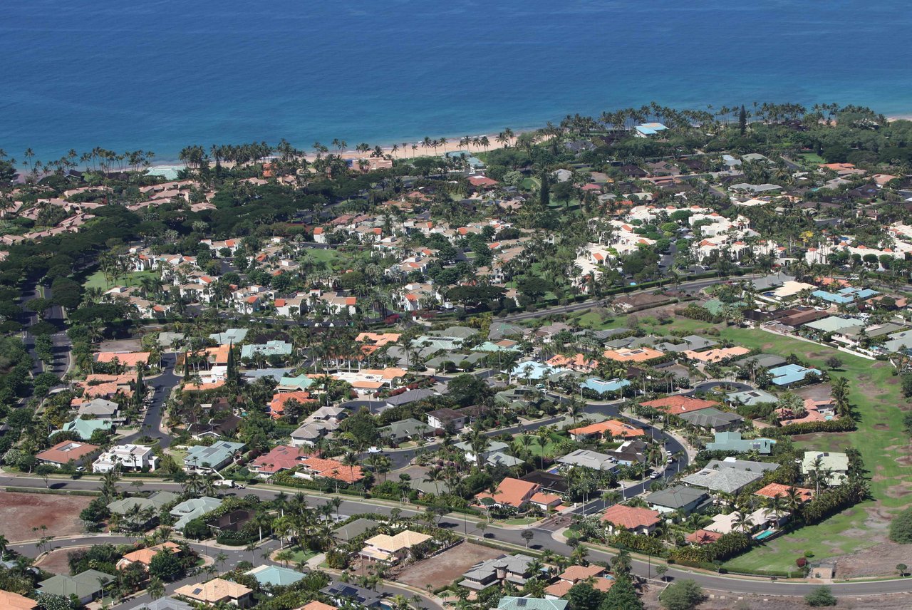 aerial photo of wailea kialoa with keawakapu beach and wailea palms in front