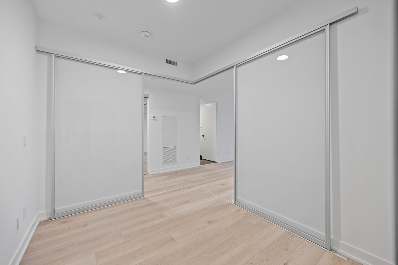 327 King Street W Unit: 306