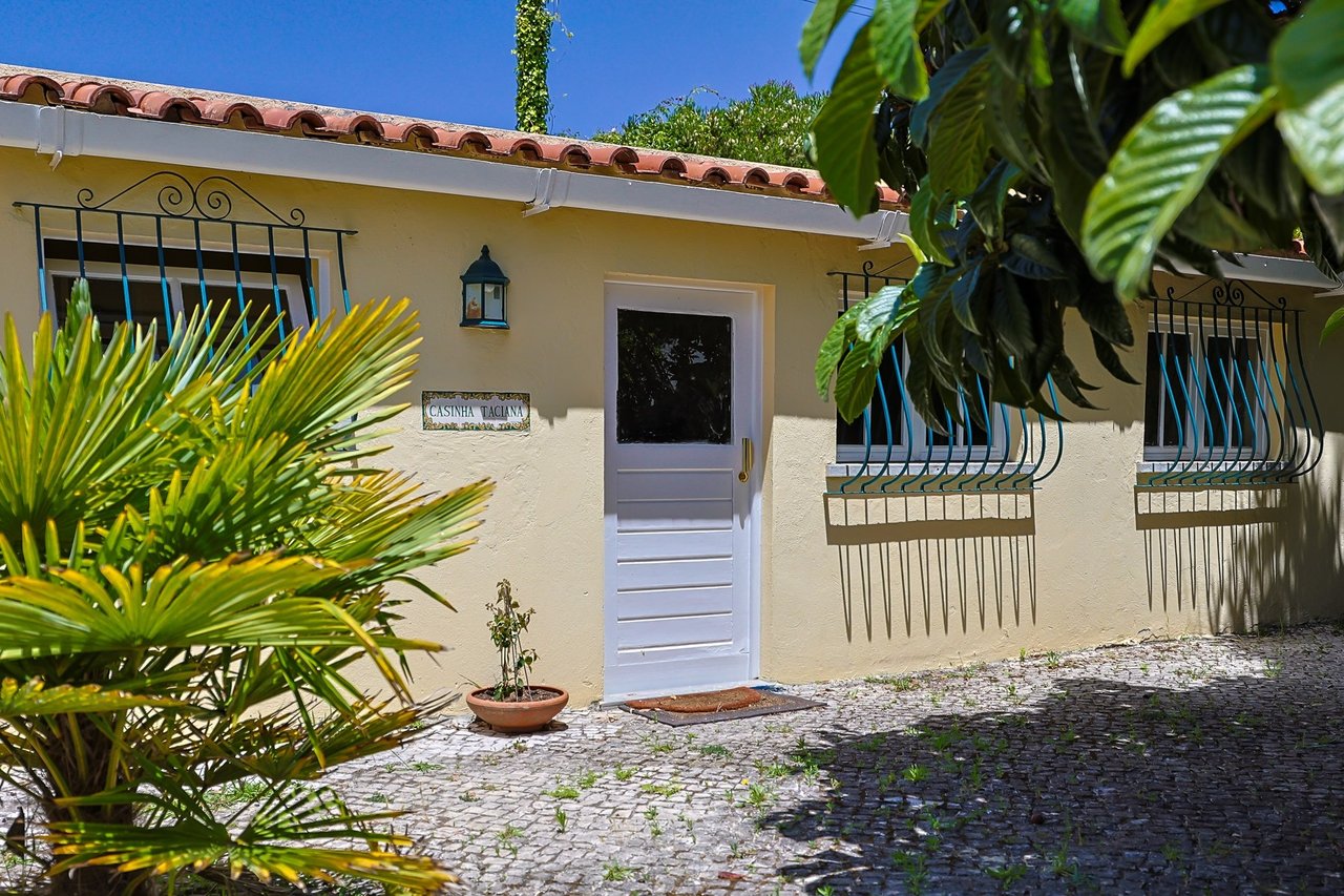 Exclusive Family Villa with Expansive Gardens Near Sintra’s UNESCO Heritage Centre
