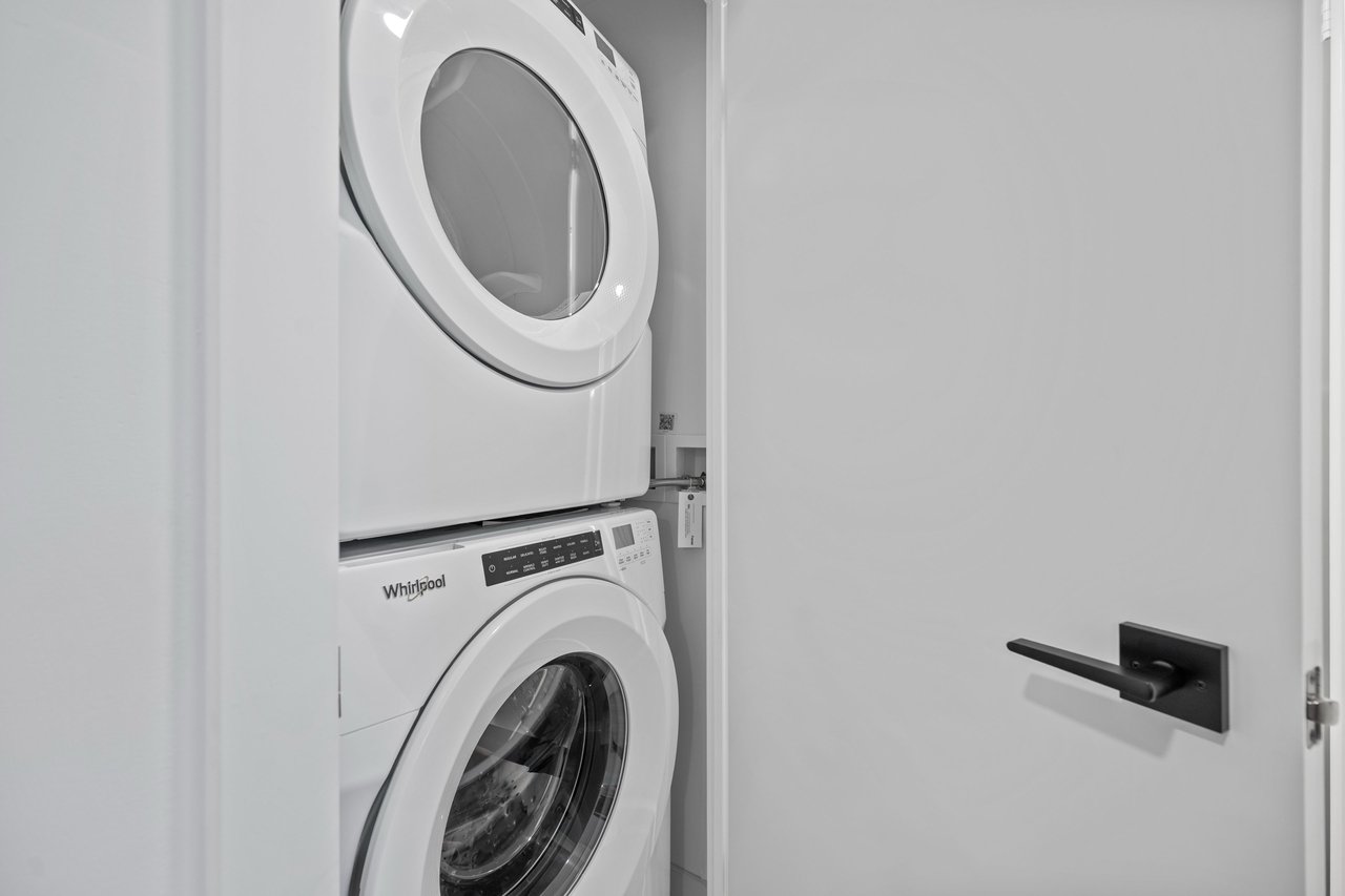 327 King Street W Unit: 306