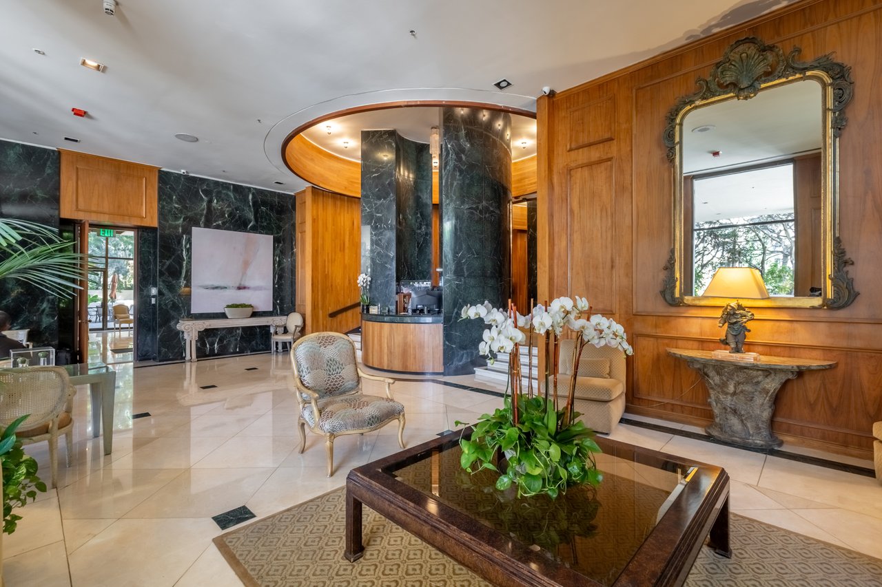 10790 Wilshire Blvd #301, Westwood
