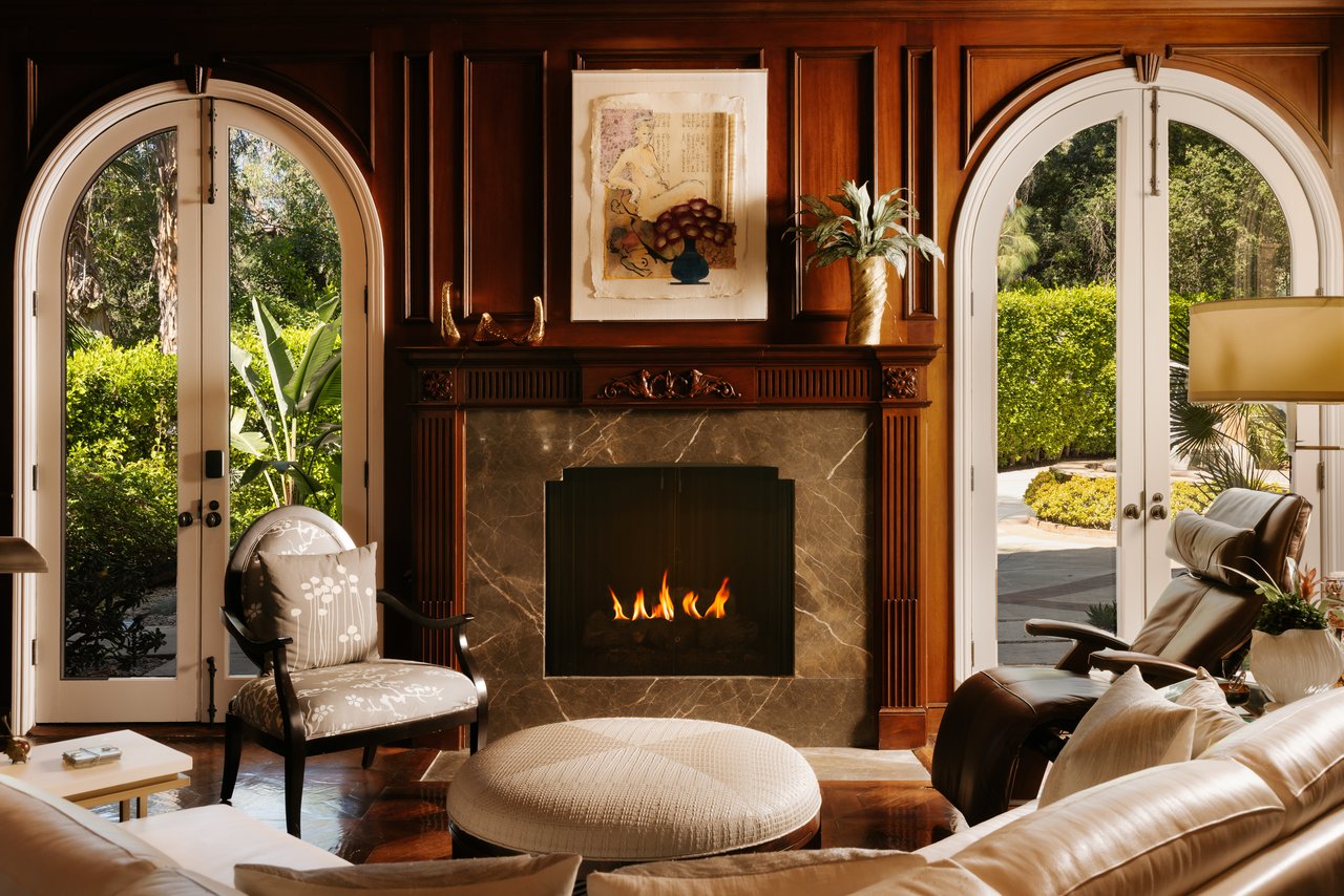 2700 Benedict Canyon Dr