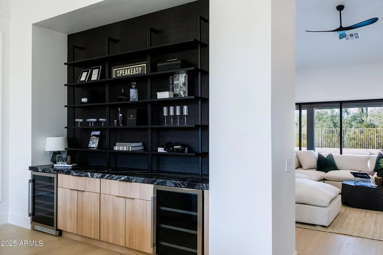 9238 E PALM TREE Drive, Scottsdale