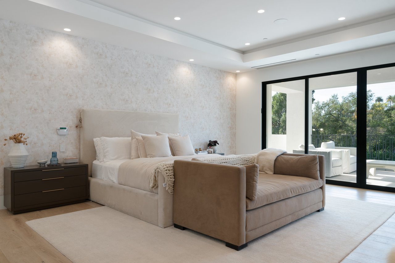 Sprawling Diamond