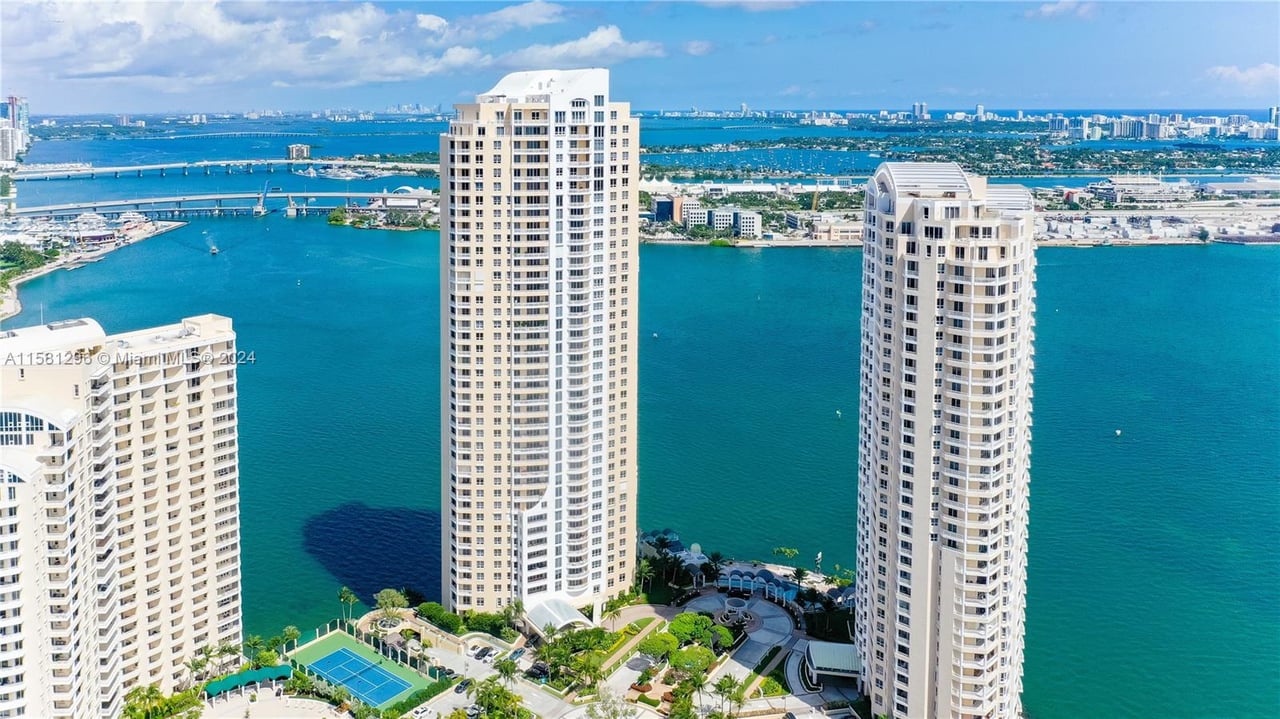 848 Brickell Key Dr Unit 204