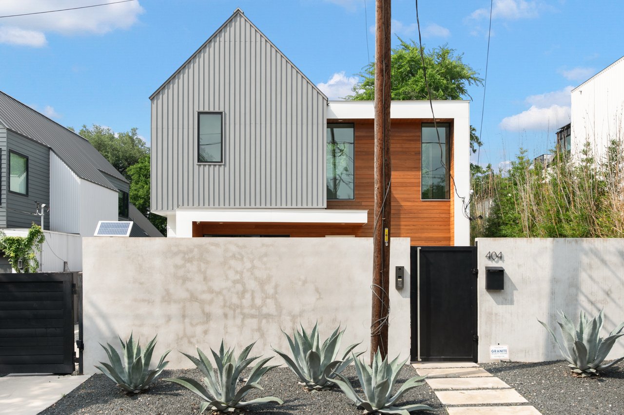 404 W Milton