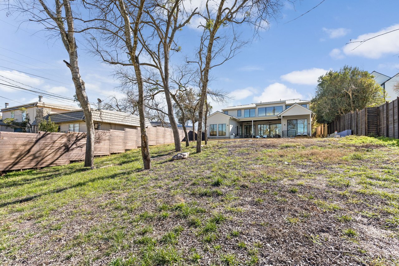 Forest Hills Residence
