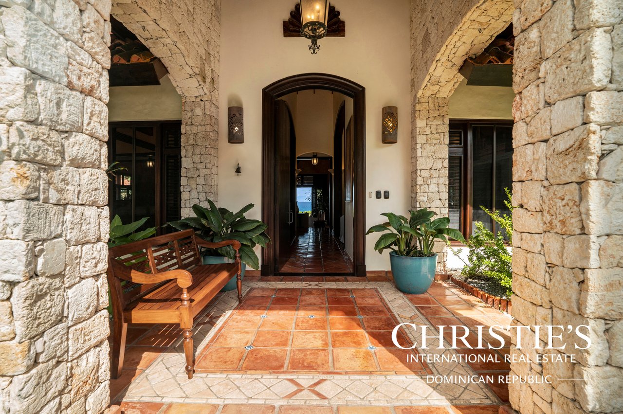 Villa Shangri-la – Caribbean Oceanfront Villa