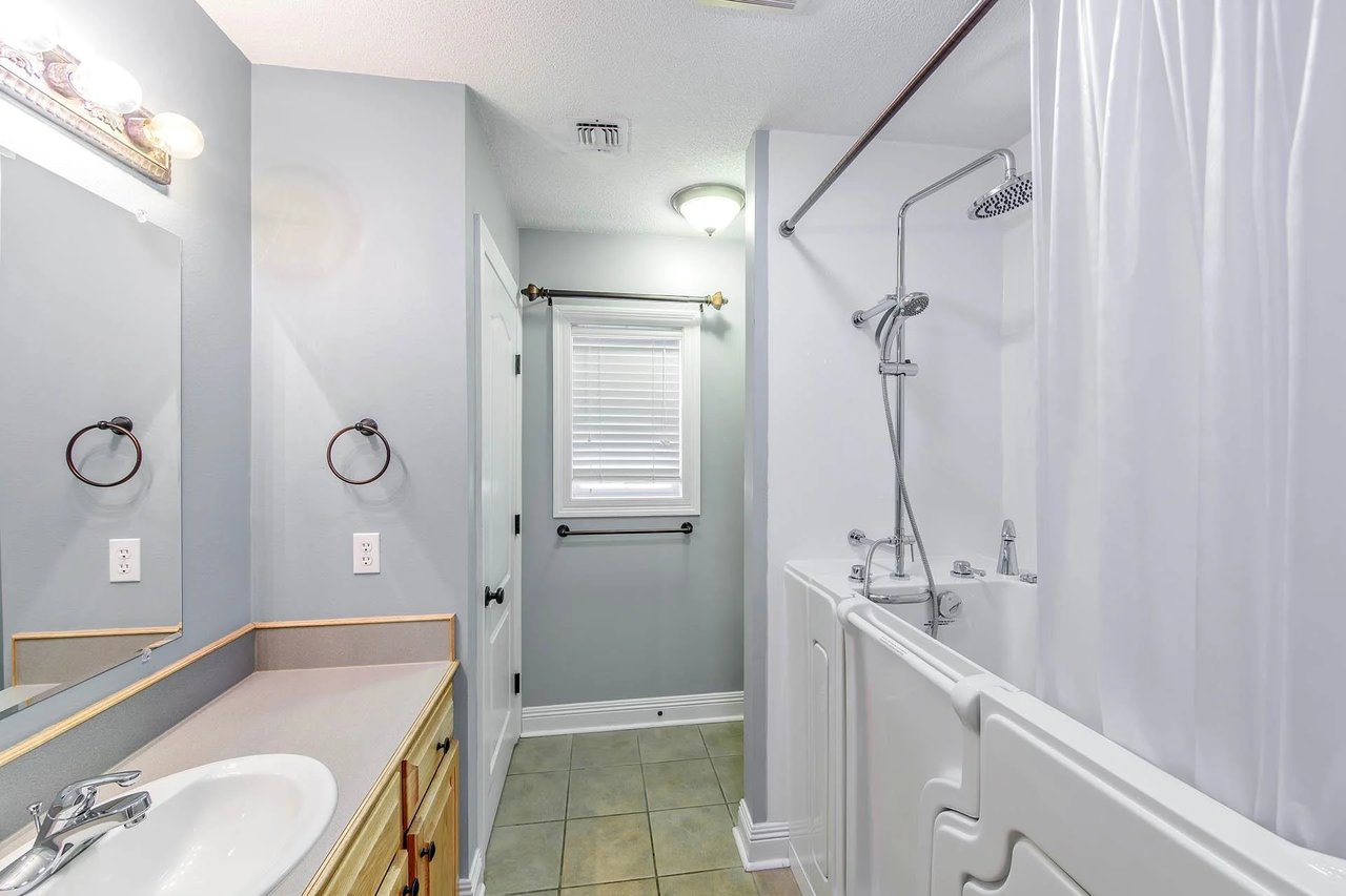 109 Saxony Dr