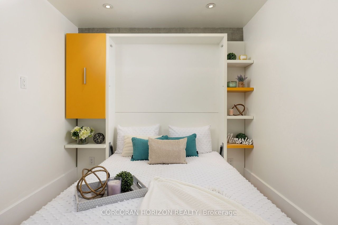 QUEEN ST W PENTHOUSE