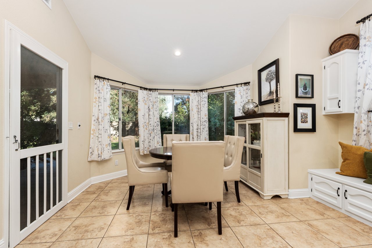 841 E Country View Circle