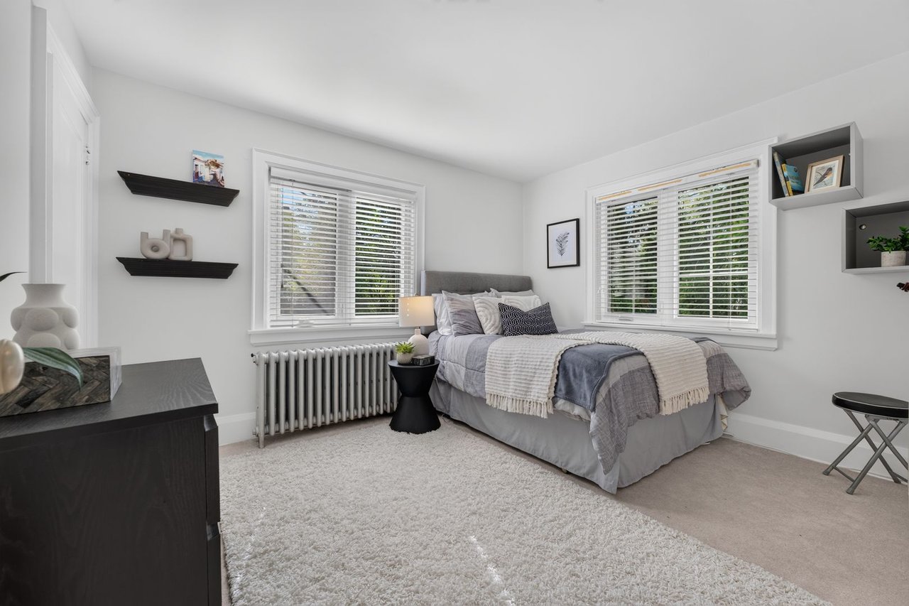 33 Ben Machree Dr