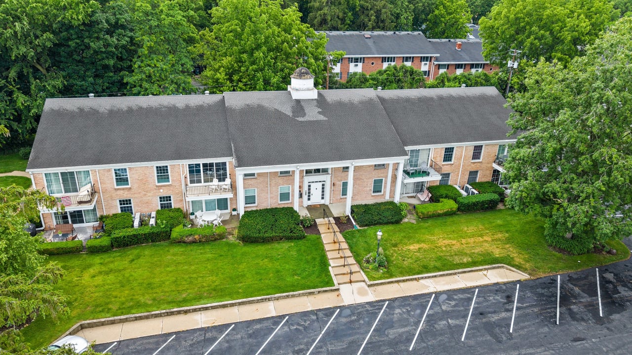 1305 W Main St 108 Lake Geneva, Wisconsin 53147 