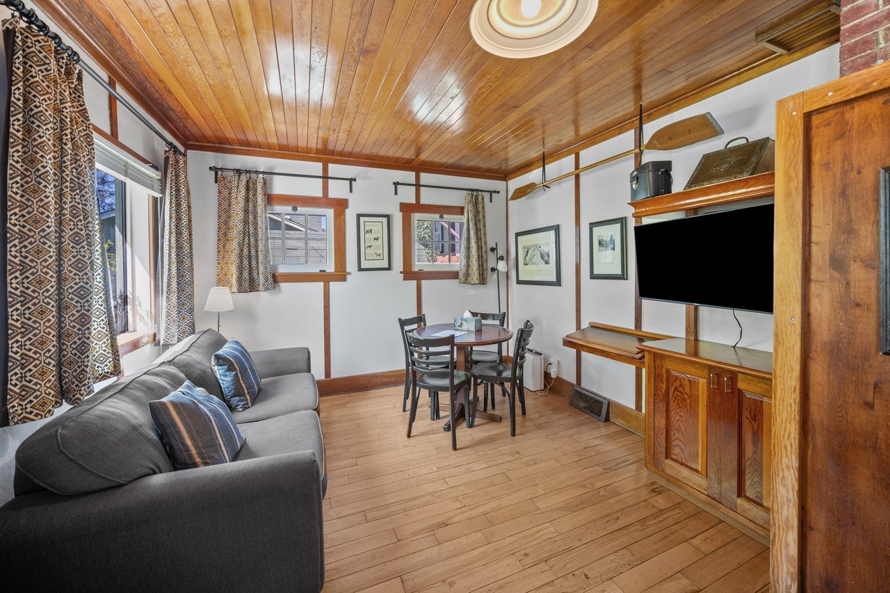 Beaver Street Cabins Banff | B&B Inn