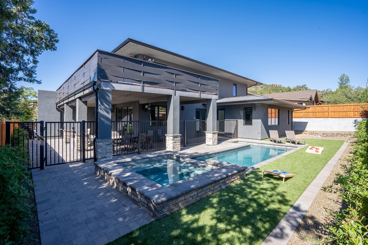 40 Roadrunner Lane