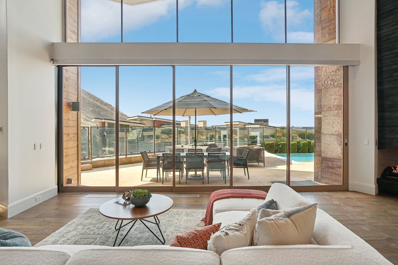 4141 E Canyon Estate Dr