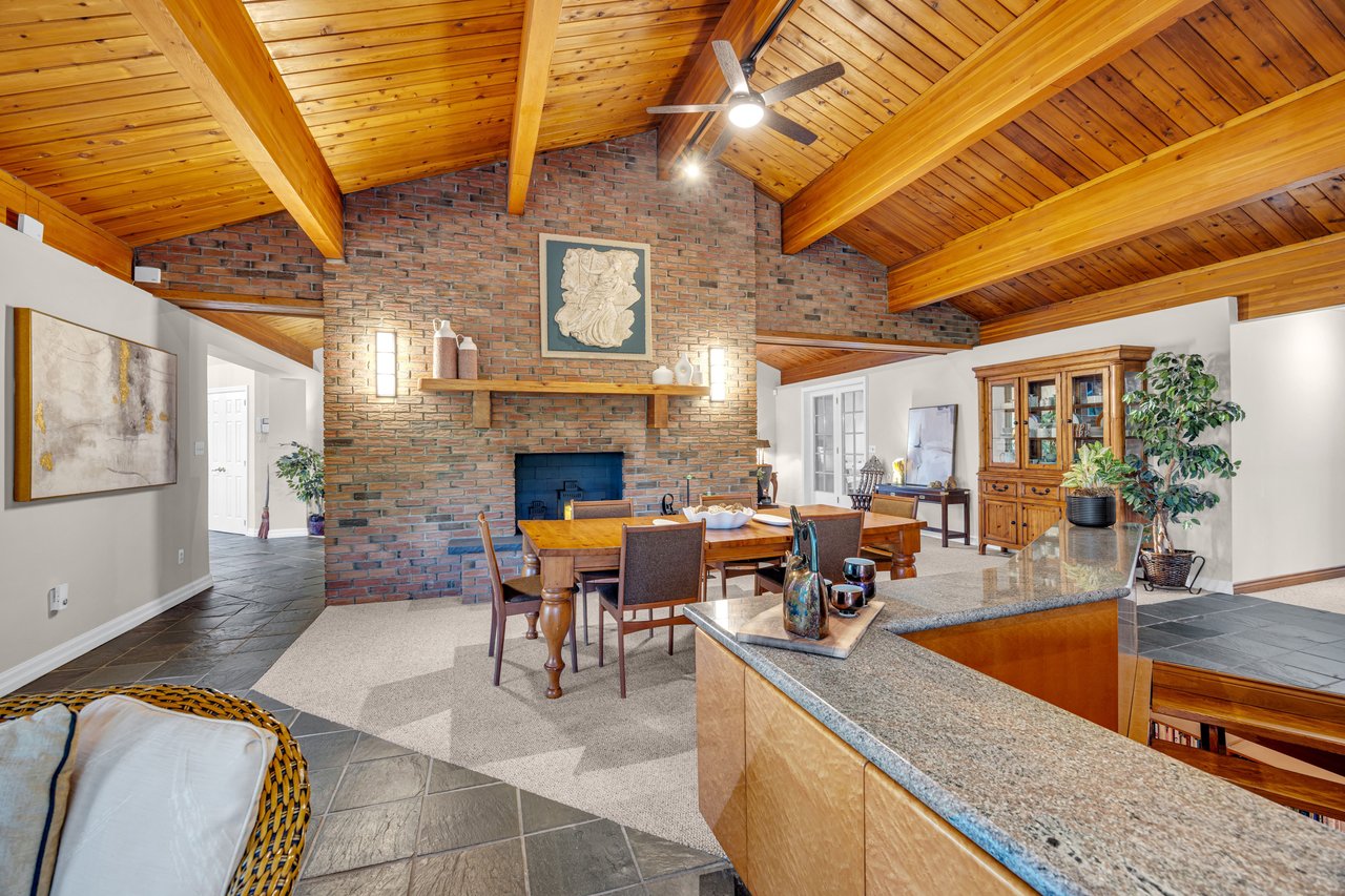 2360 8 Side Road, Burlington