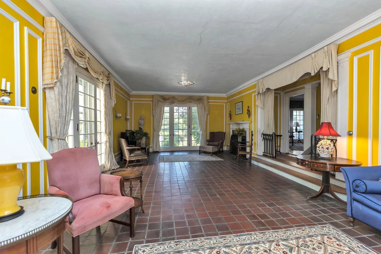 209 Old Harrisville Rd