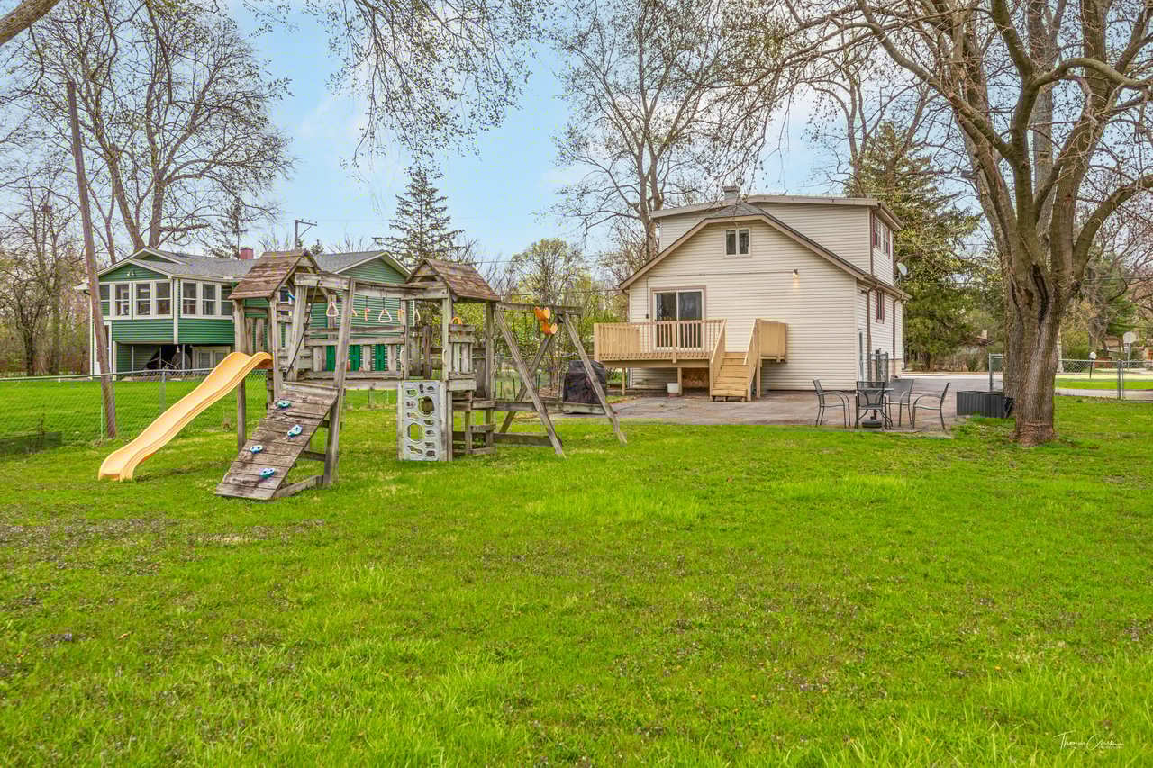 4046 Fairview Ave, Downers Grove