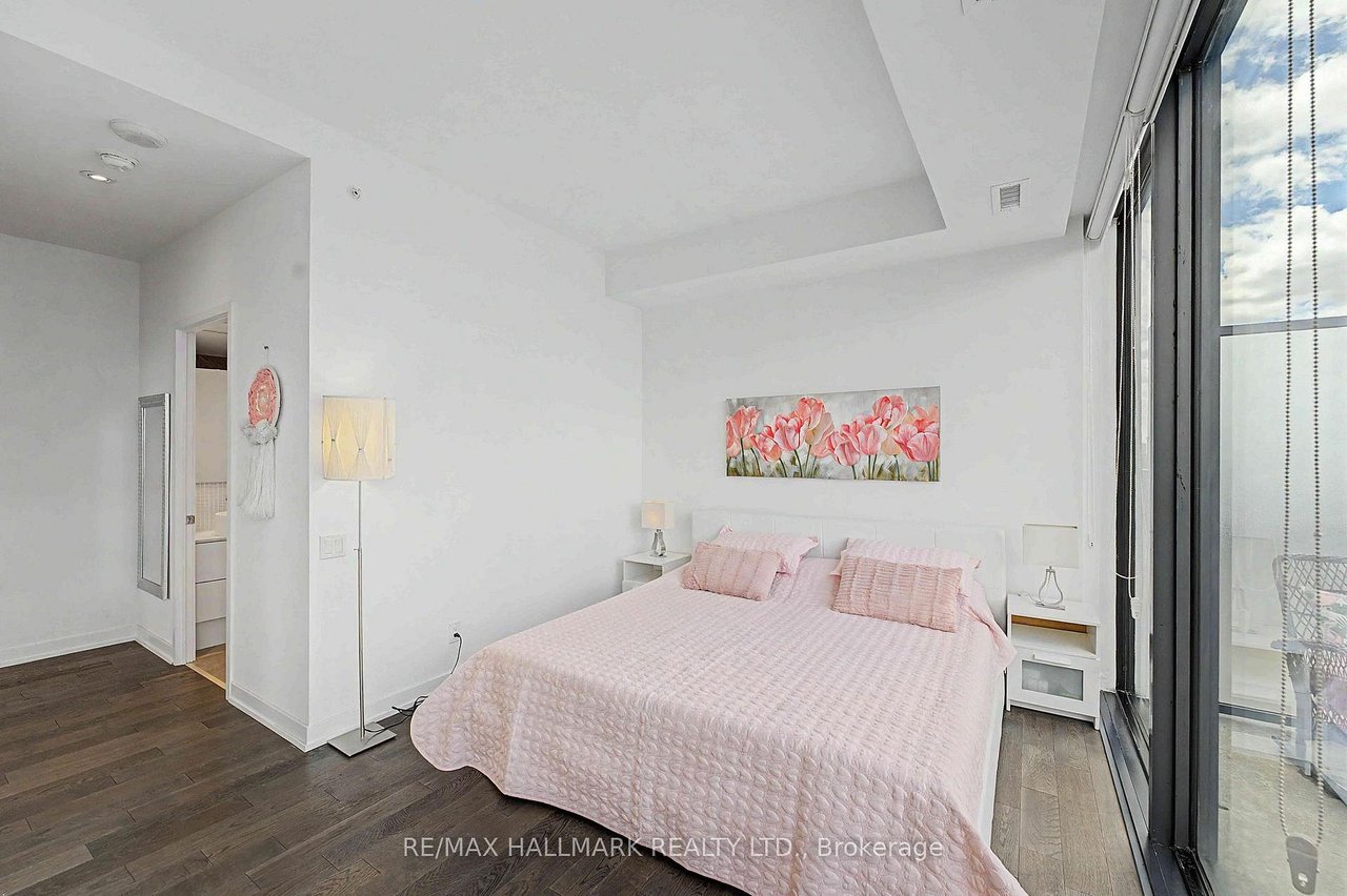 PRESTIGE LIVING AT YONGE & EGLINTON