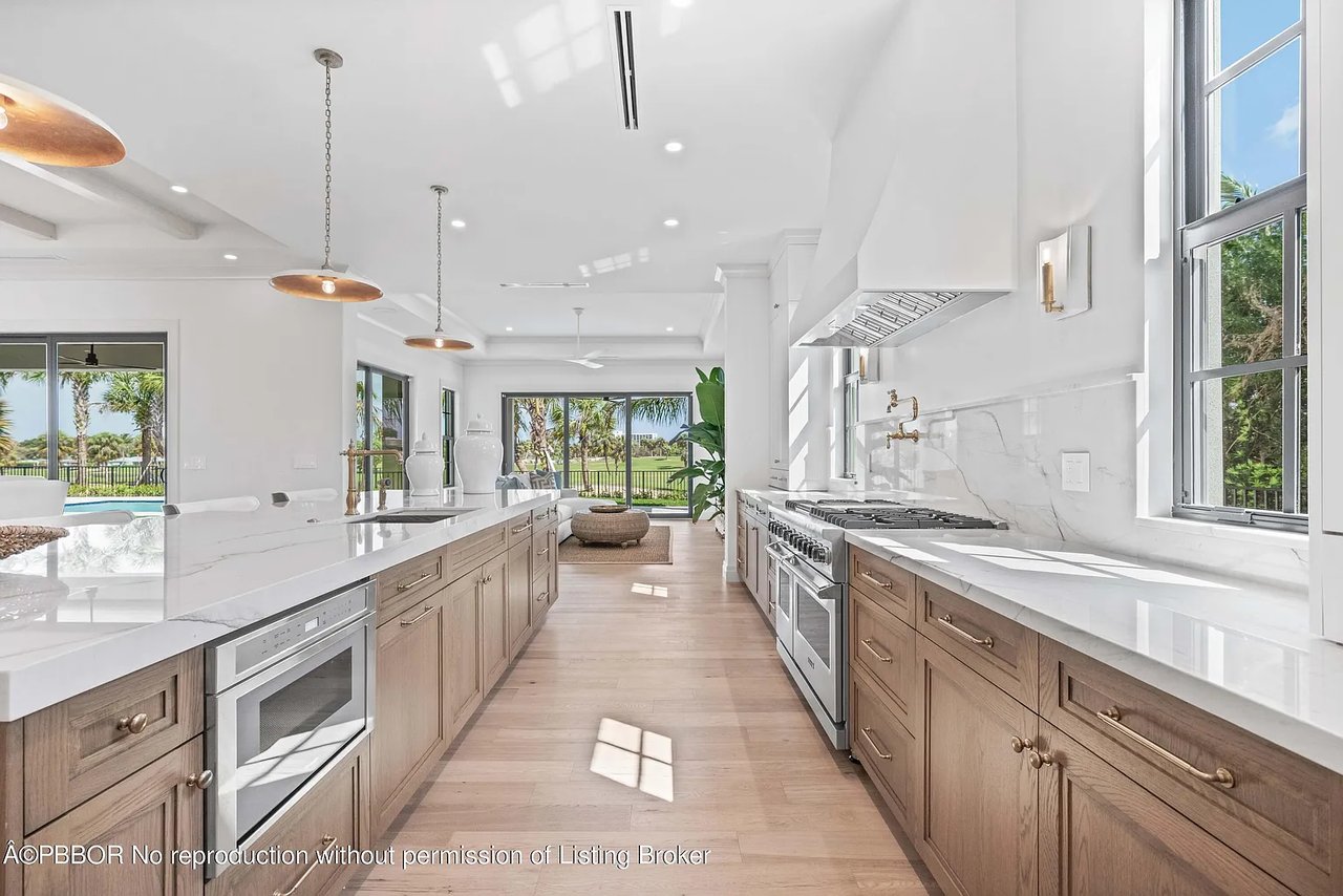 541 Greenway Dr, North Palm Beach, FL 33408