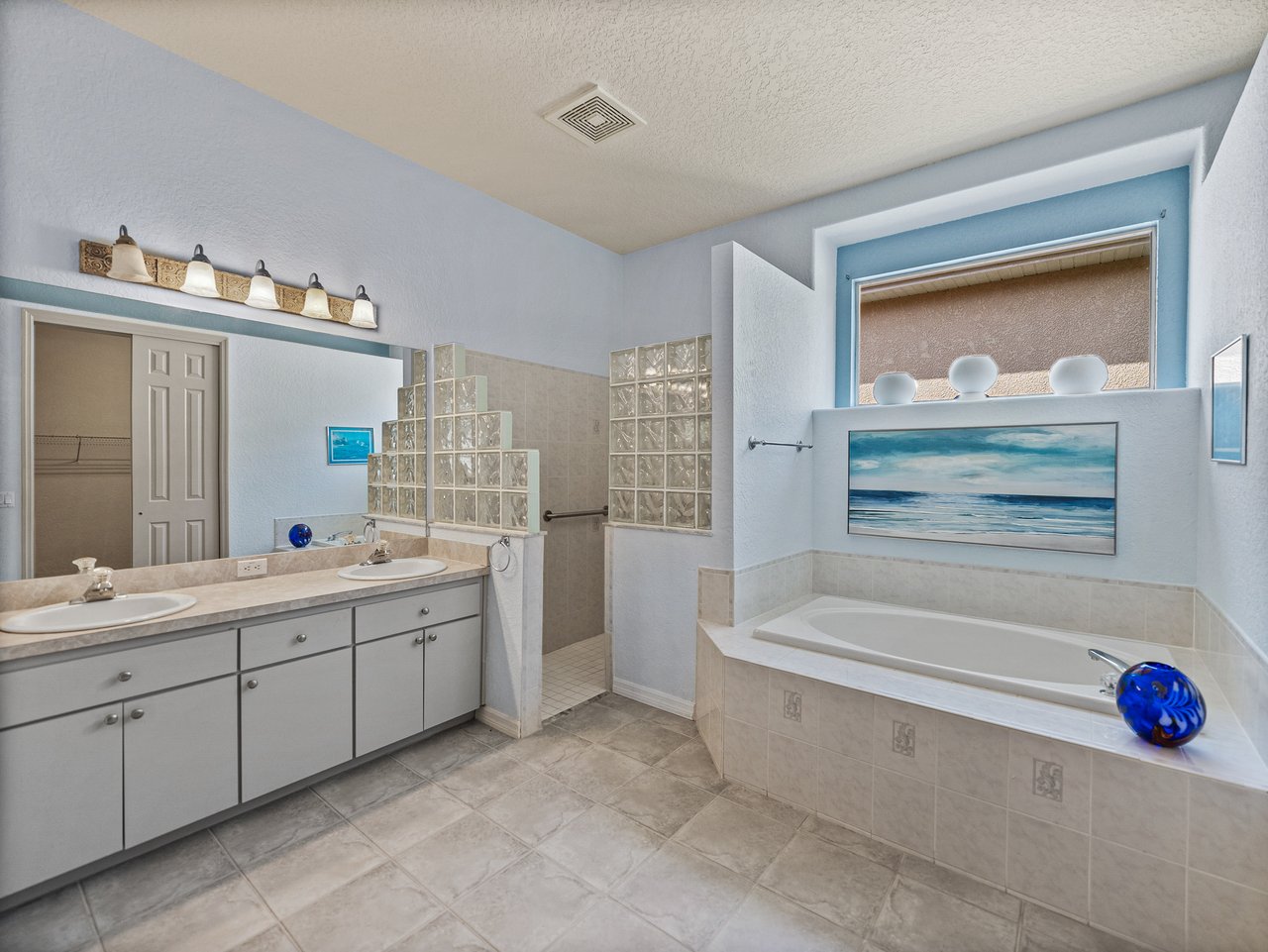 12333 WOODLANDS CIR