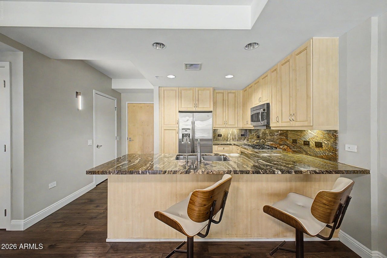 7127 E Rancho Vista Dr, #3009