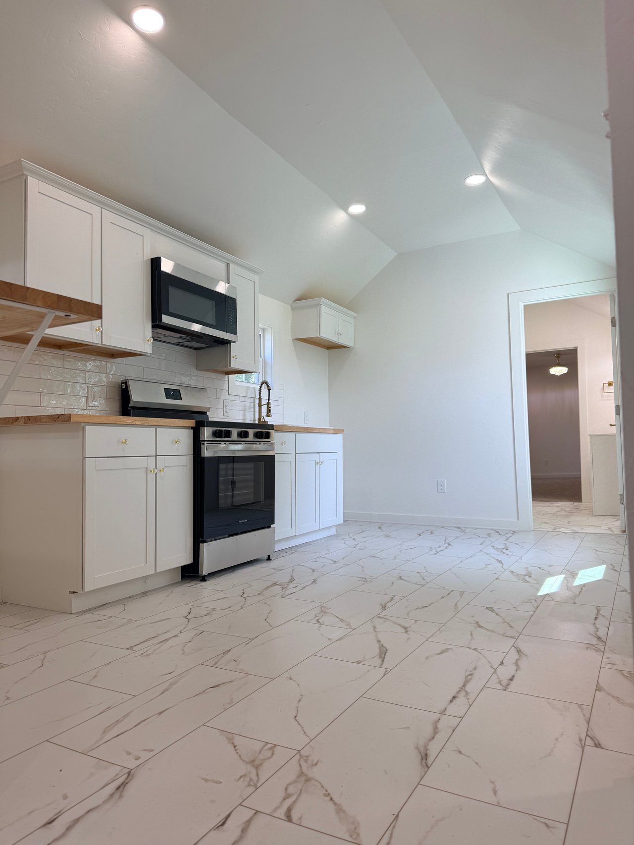 720 Klabzuba Ave