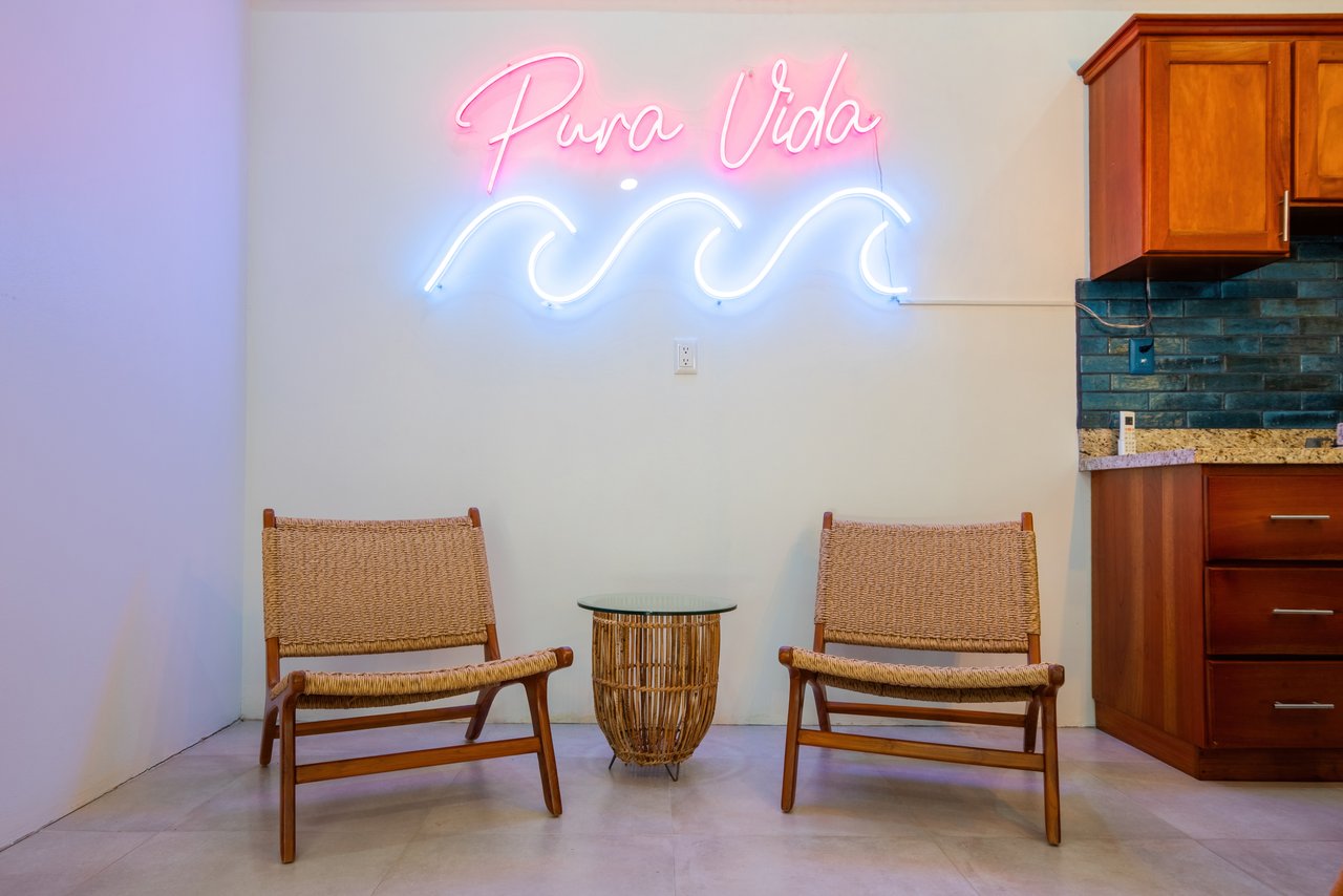 3 Bedroom Stylish Oasis, Close to the Beach and the Uvita River!
