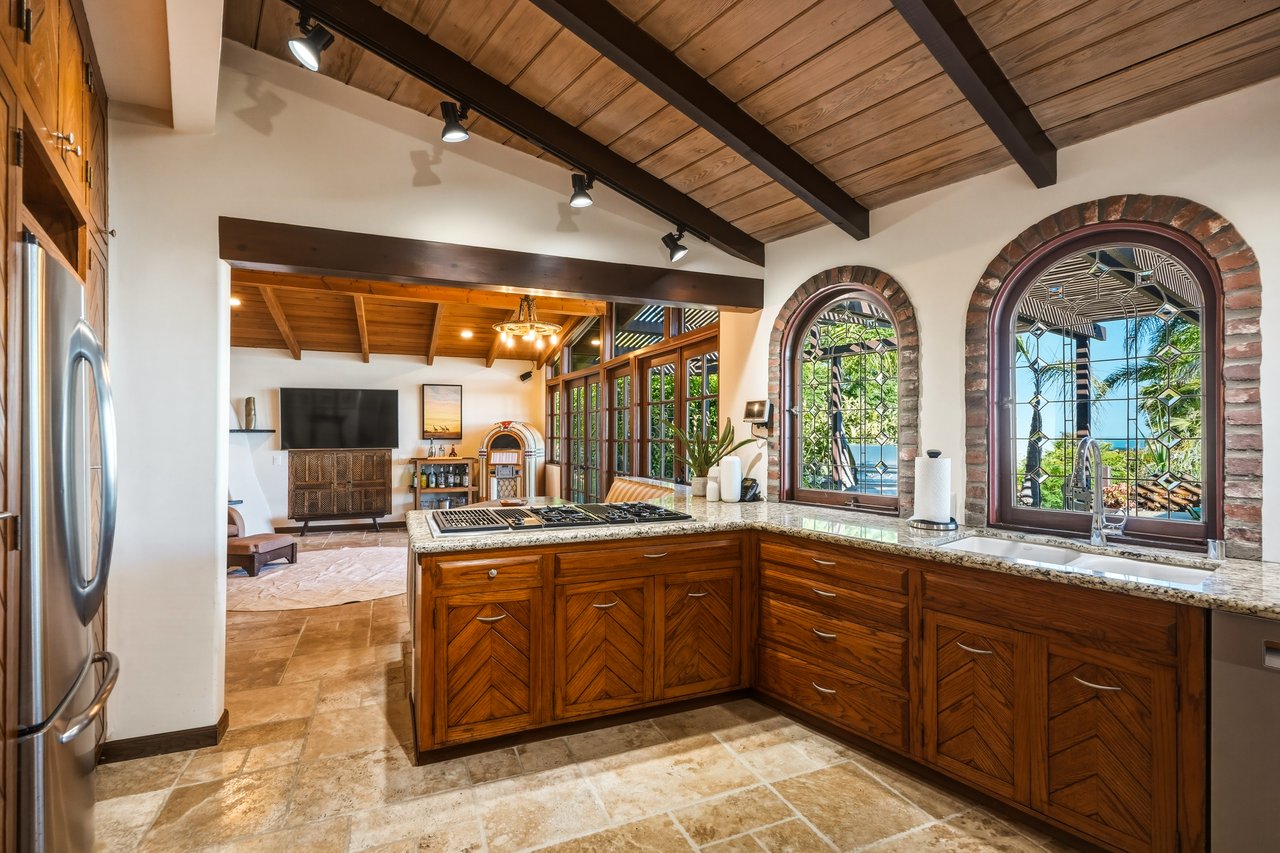 3400 Coast View Dr