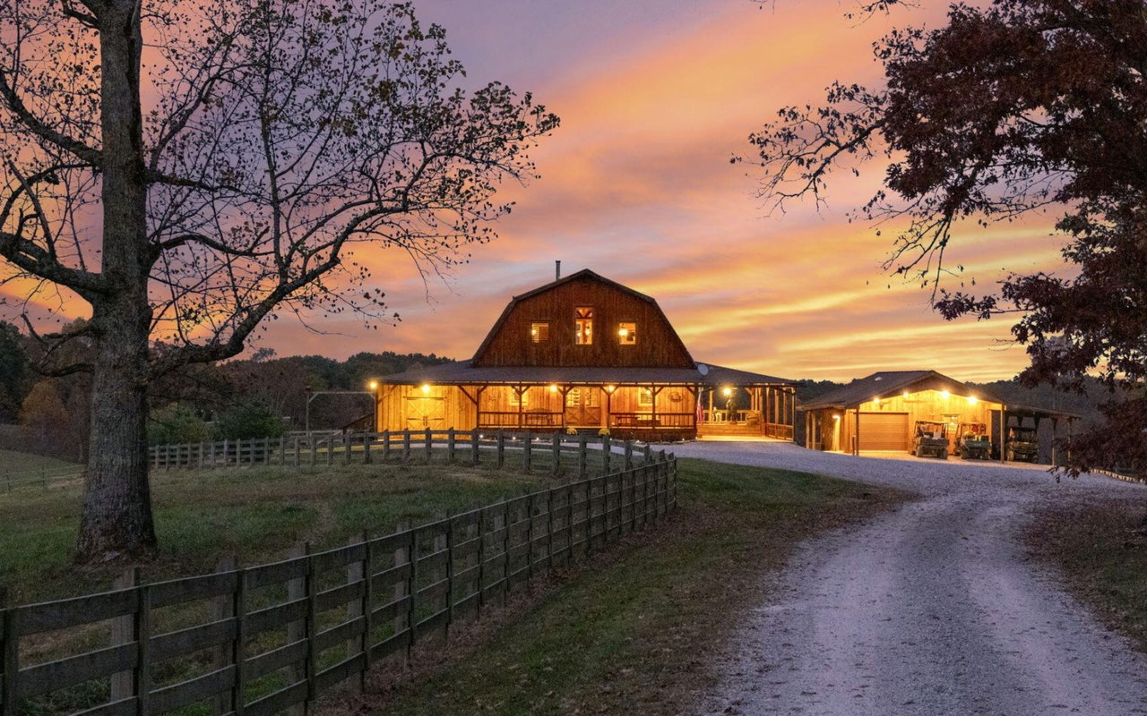 Wallace Luxury Spotlight | 1186 Obey Blevins Road Jamestown, TN 38556