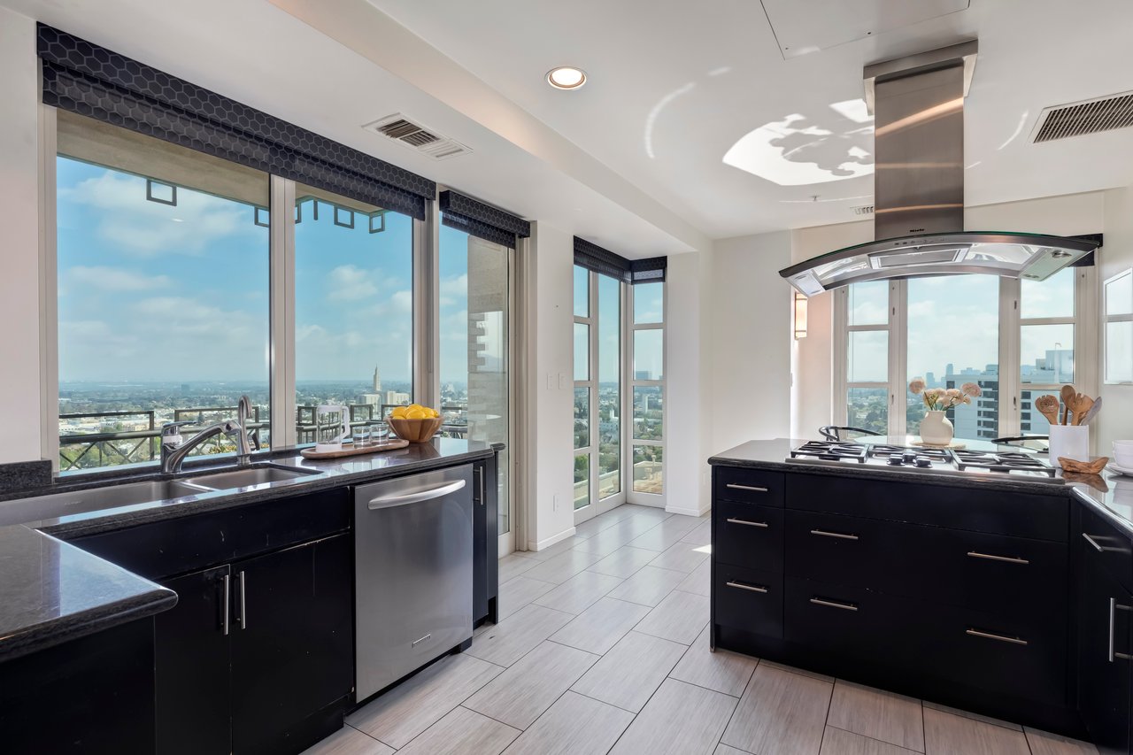 10580 Wilshire Boulevard #15SW