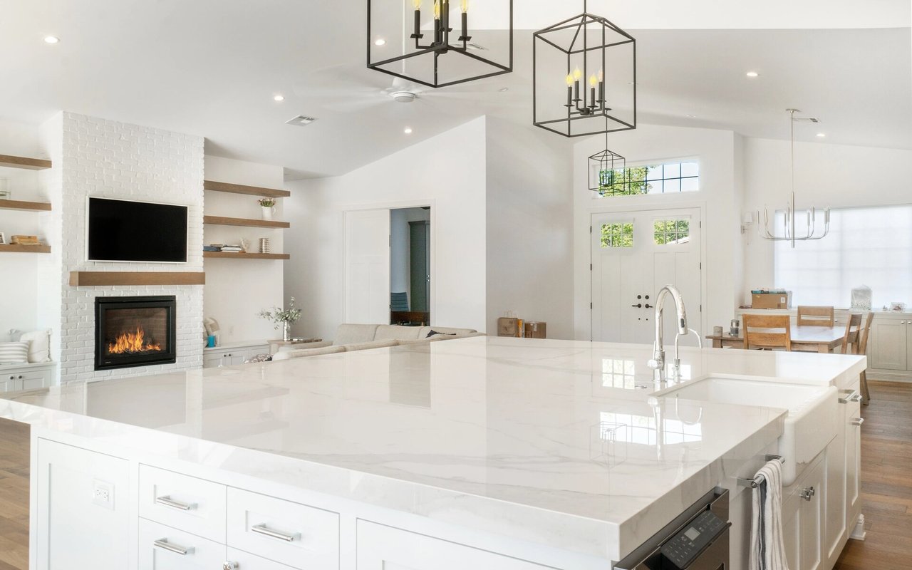 Pros and Cons of Buying a Home with Friends