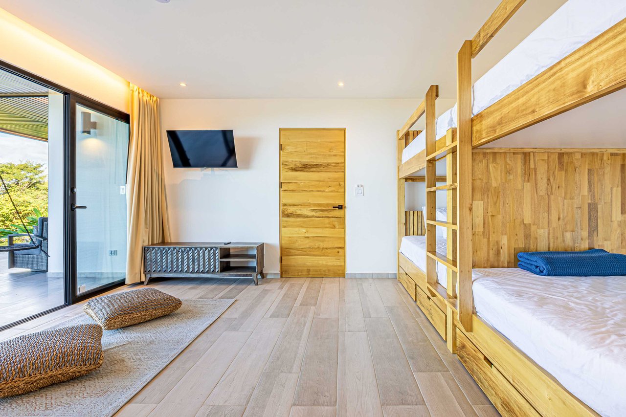 Exclusive Luxury Villa with Infinity Pool