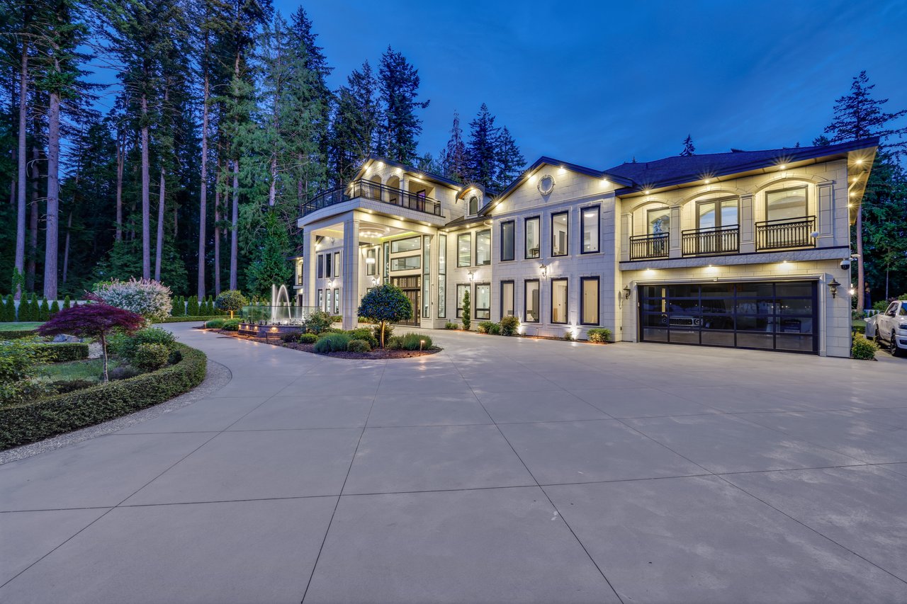 2.5 Acre Luxury Estate