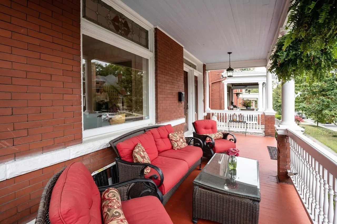 2927 Fairfield Ave