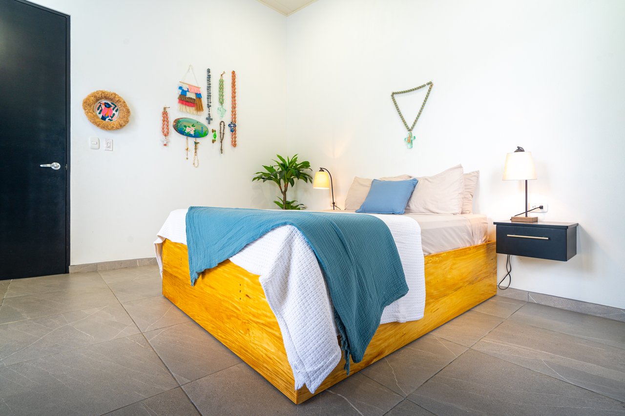 Modern 3 Bedroom Home - Walking distance to it all!