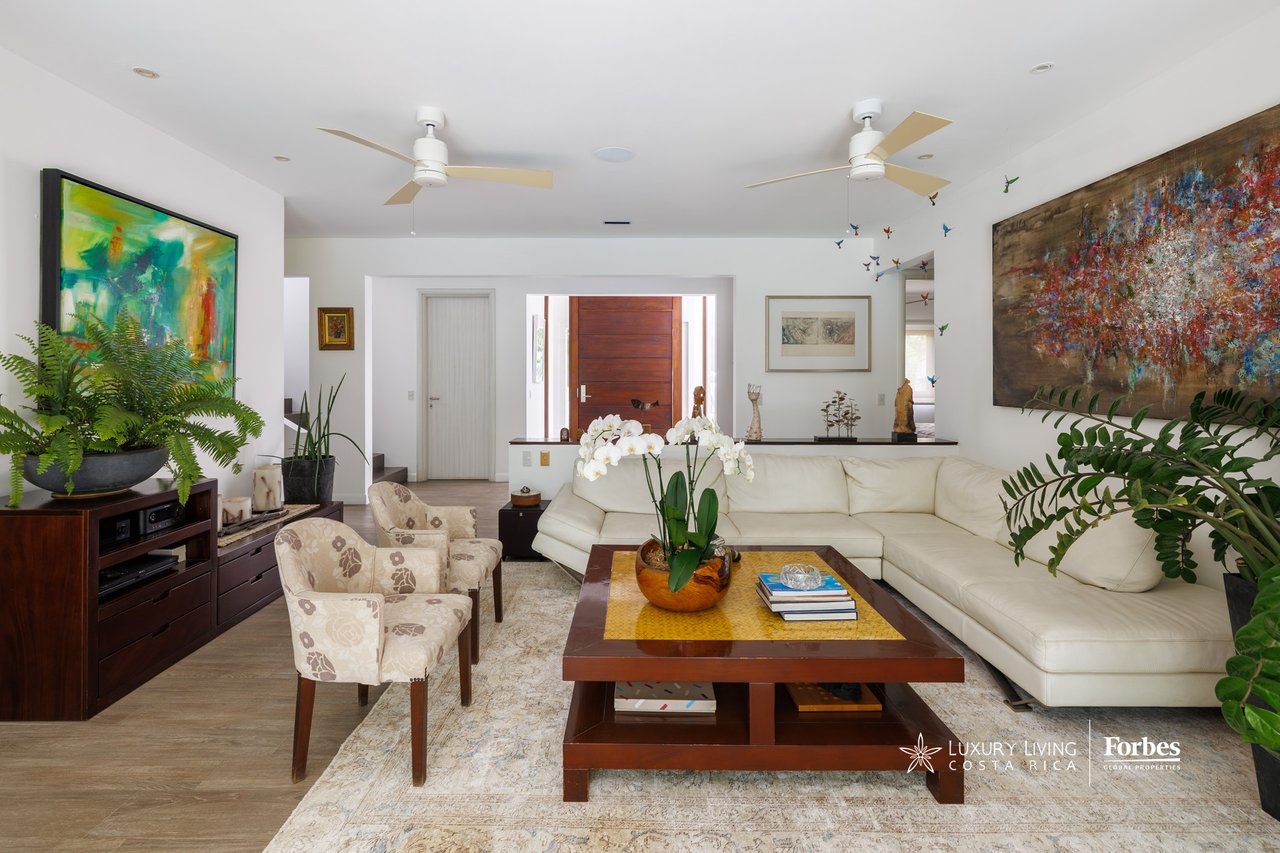 21465 - Modern 6 bedroom house with pool, garden and terrace front golf course
