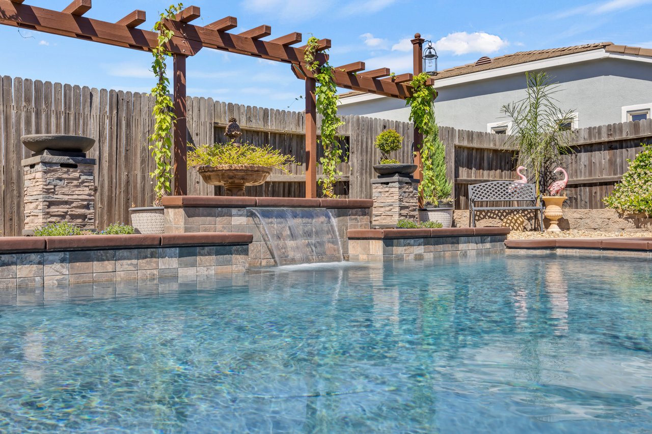 4040 Borderlands Dr