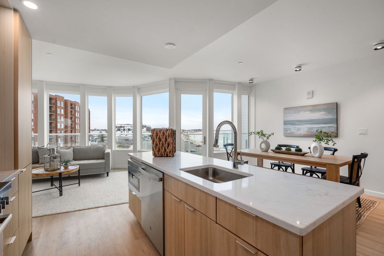 Residences at the Aquarium - PH5