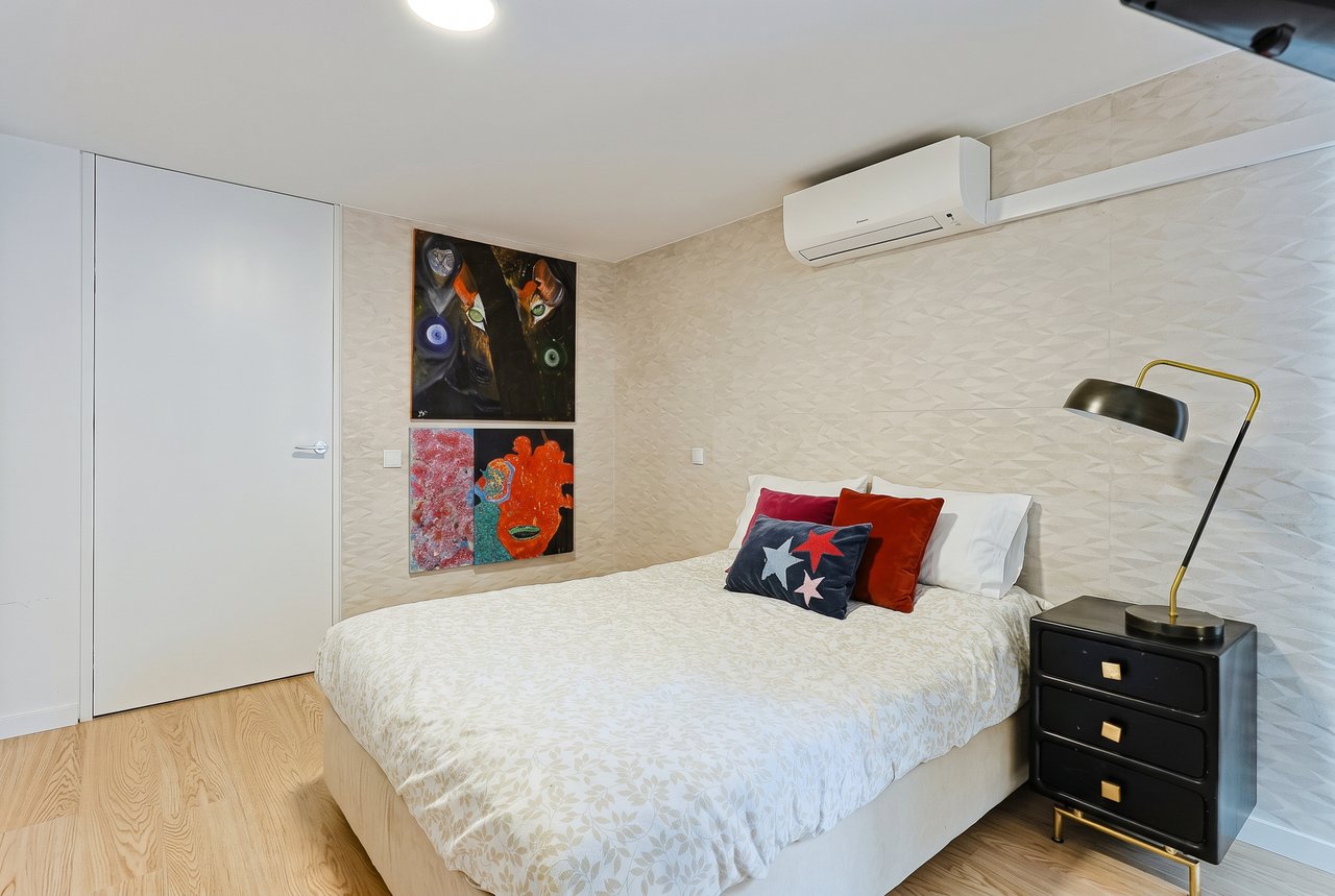 “The Green Villa” – Elegant Luxury Villa with Pool in Carnaxide, Oeiras