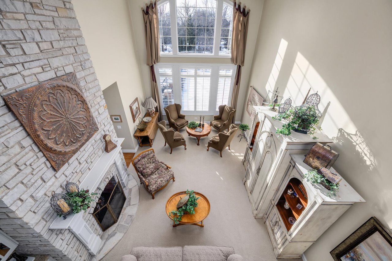 3723 Grand View Ct, St. Charles IL. - Luxury Living in the Tradition Neighborhood